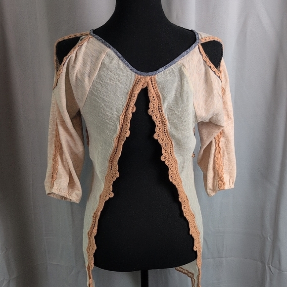 Women's Boho Chic Top - Cream and Blue - Picture 4 of 8